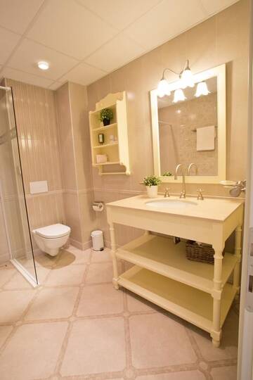 Фото номера Стандартные апартаменты Отель Midalidare Hotel &amp; Spa г. Mogilovo 6