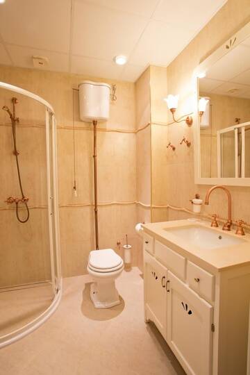 Фото номера Стандартные апартаменты Отель Midalidare Hotel &amp; Spa г. Mogilovo 3