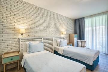 Фото номера Двухместный номер Делюкс с 1 кроватью Отель Midalidare Hotel &amp; Spa г. Mogilovo 10
