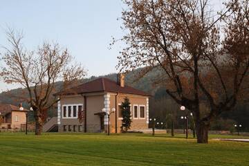 Фото номера Коттедж с 6 спальнями Отель Midalidare Hotel &amp; Spa г. Mogilovo 8